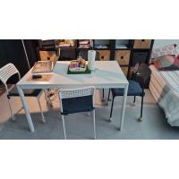 White Dining table extendable for 8 people IKEA with 4 chairs forr selling